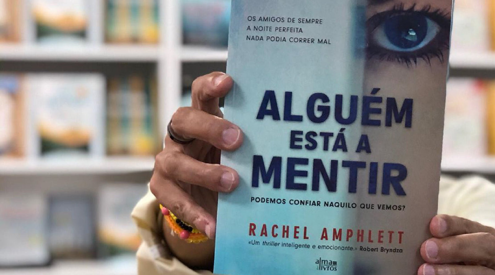 Um thriller arrebatador e uma narrativa impressionante - Alma dos Livros